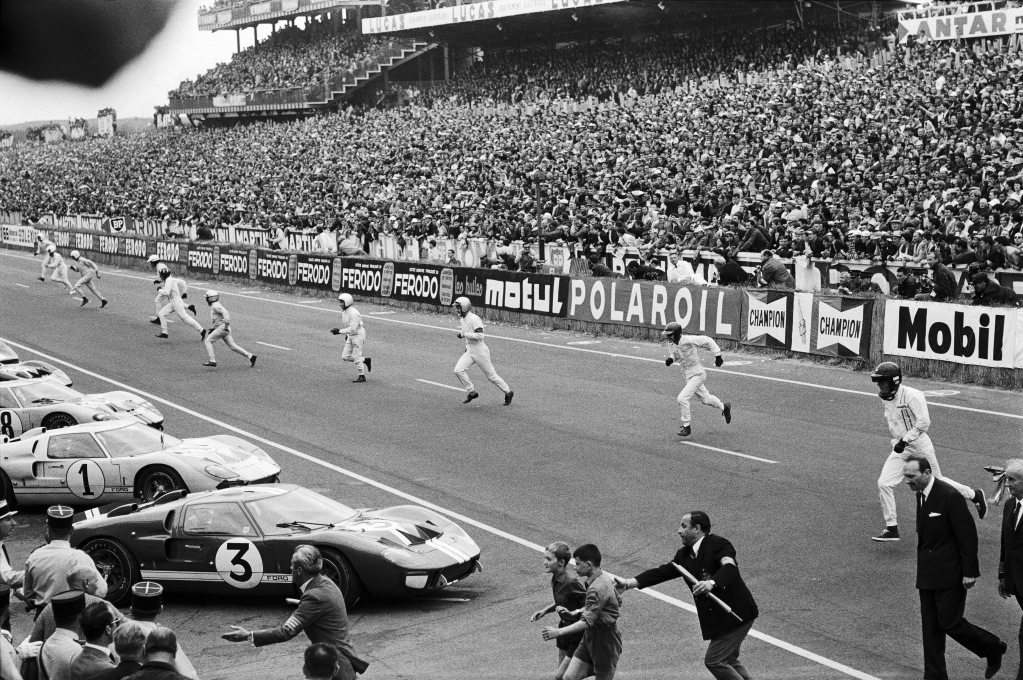 A traditional Le Mans start in 1966