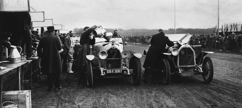 A pit stop a the first ever Le Mans 24 Hour race